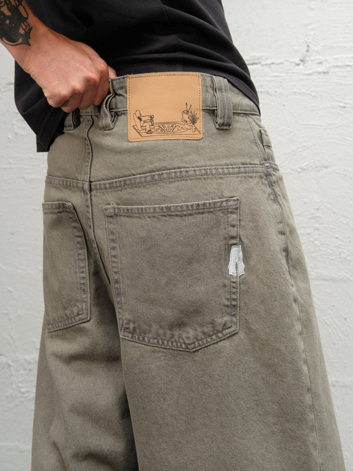DENIM PANT | SAGE Close embroidery and belt patch