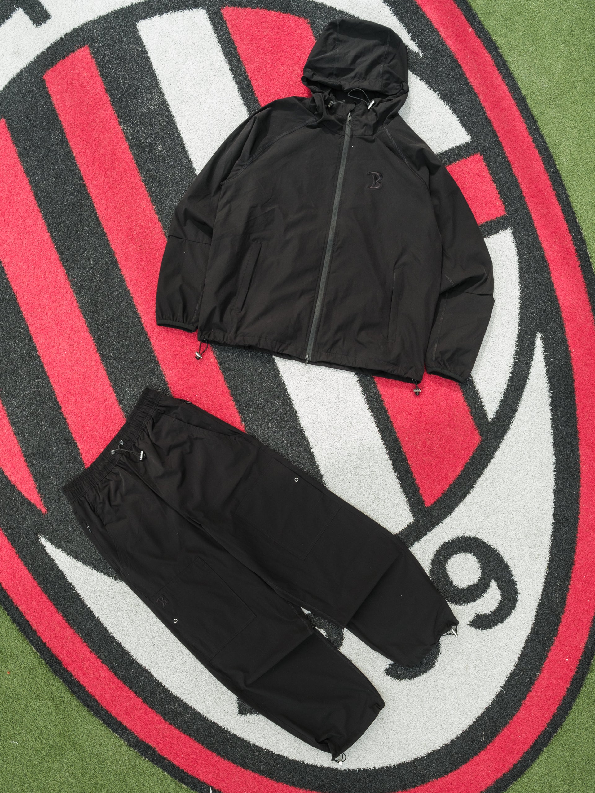 Baggy Vanta Black Tracksuit Front Flatlay in Milan