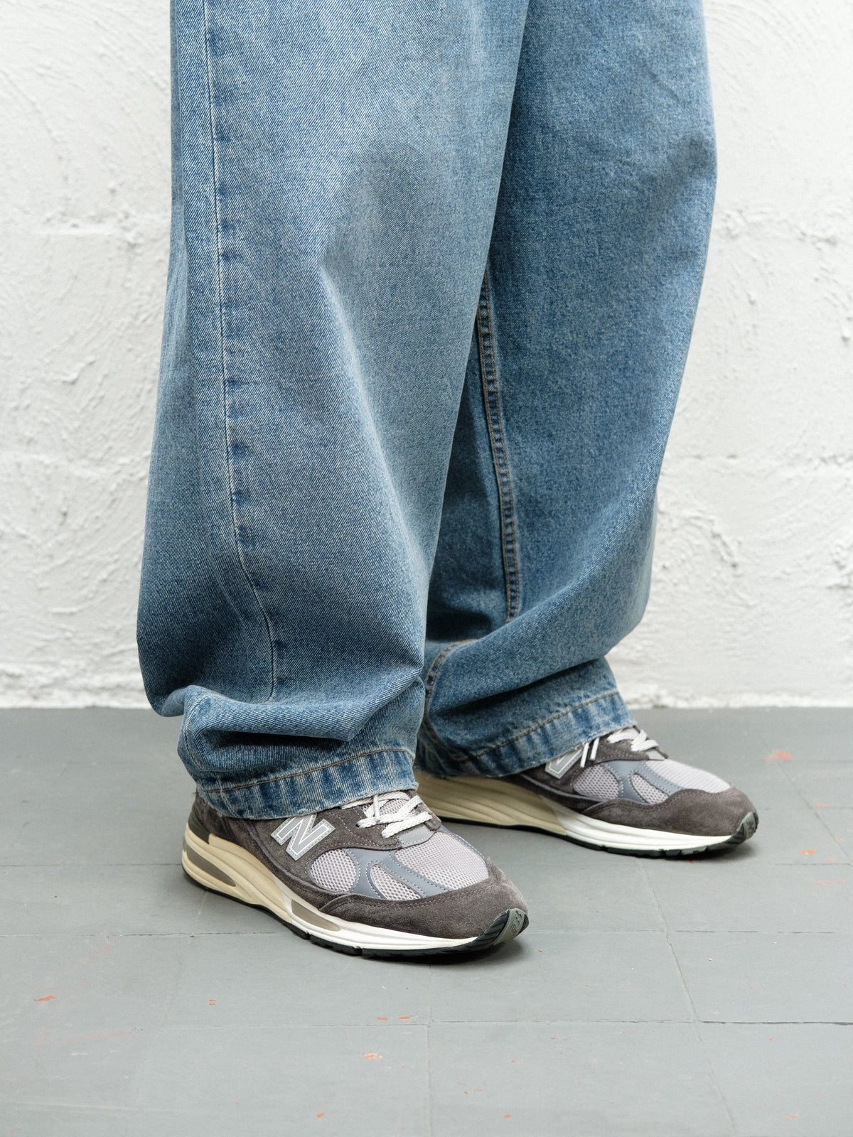 Fray Blue baggy denim pant, hem cuff worn on new balance shoes